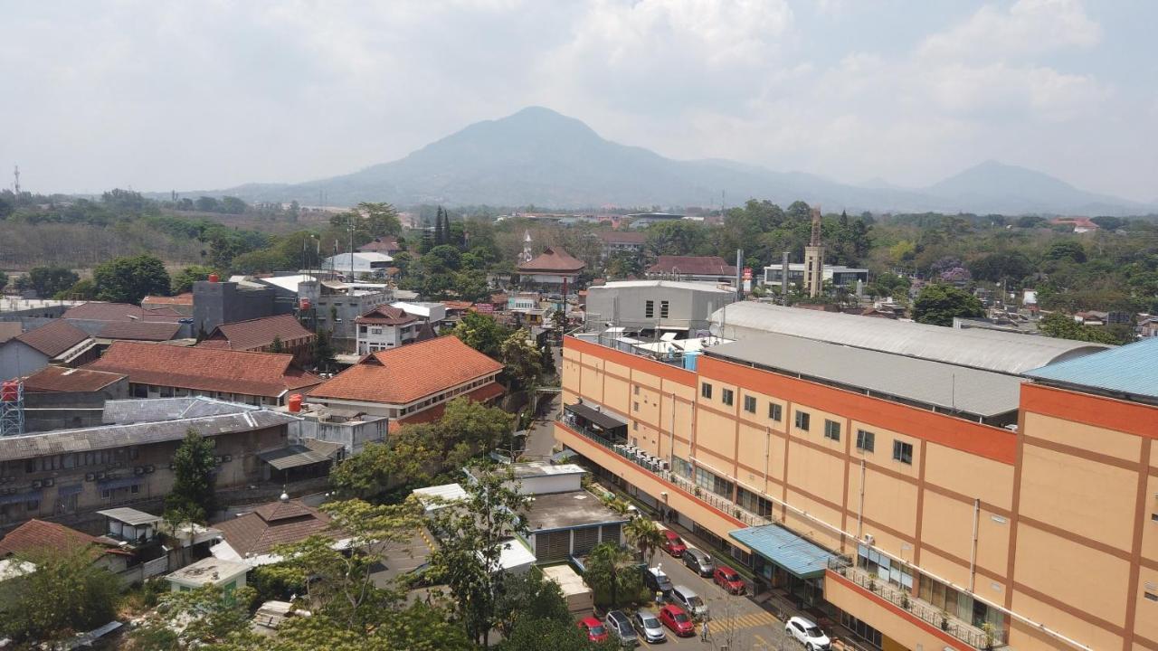 Economic Luxurious Pinewood Jatinangor Near Jatos By Travelio *